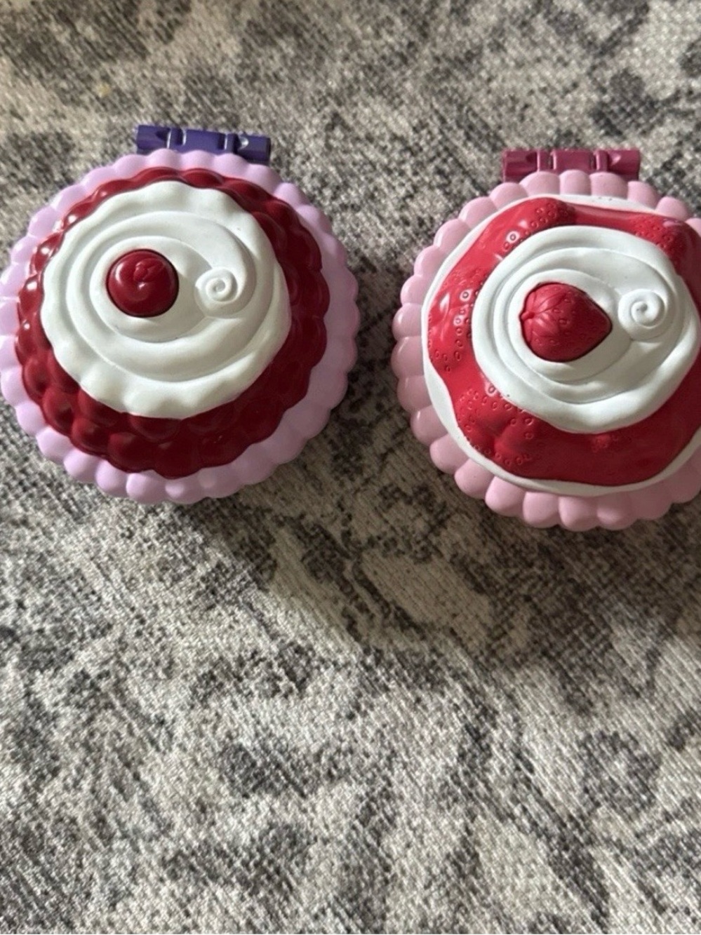 Vintage strawberry shortcake magnetic shops - Picture 2 of 2